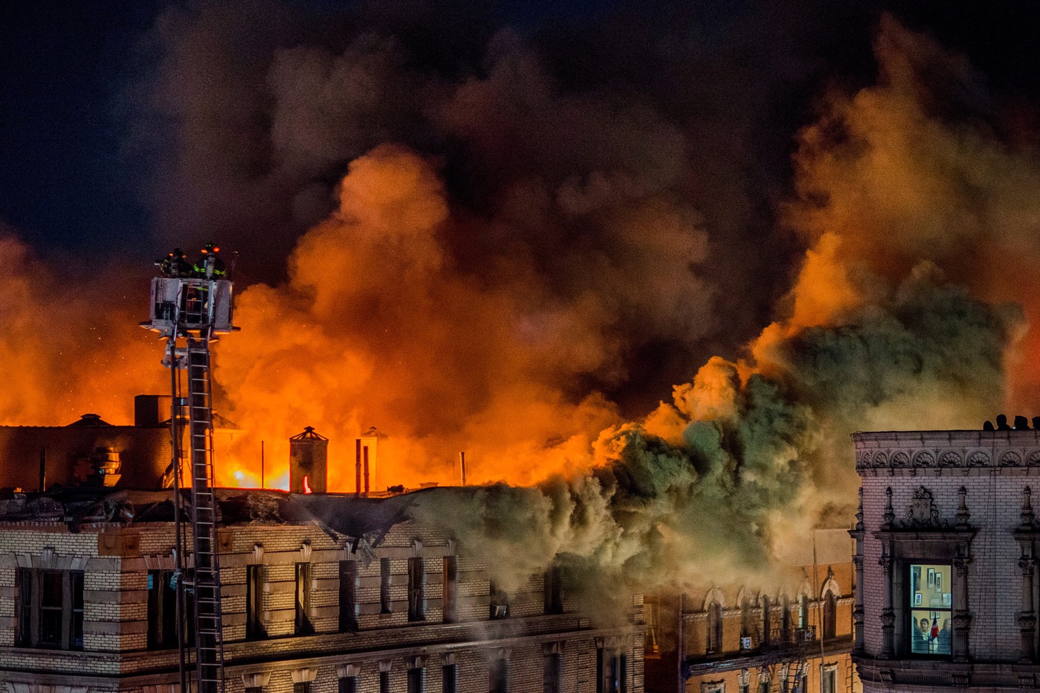 Dream of massive fires in Manhattan Sky Riser Buildings!